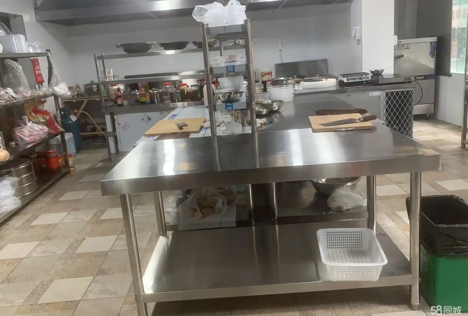 (转让)十字路口拐角，位置较好